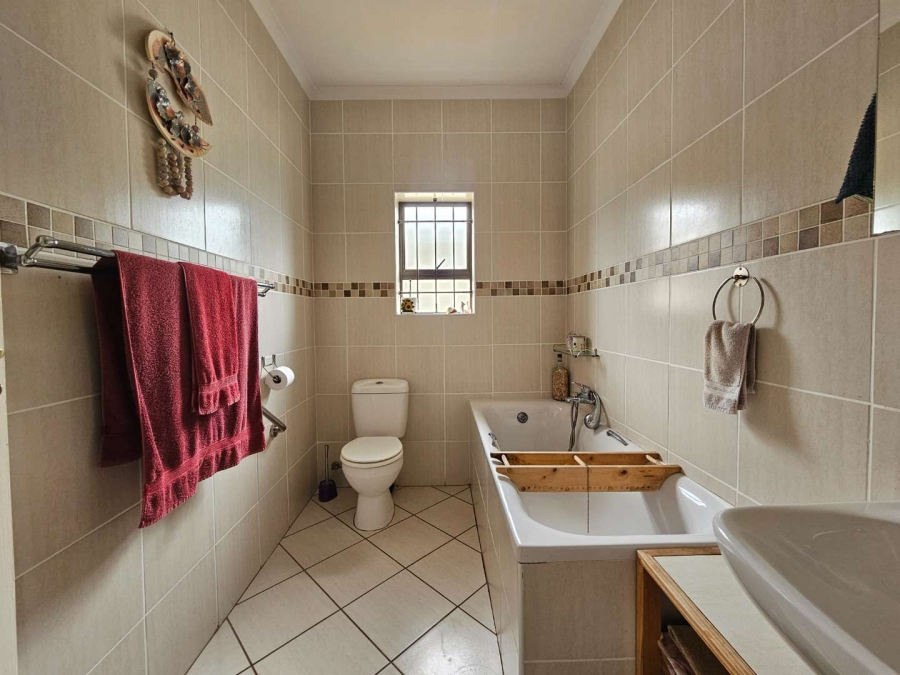 3 Bedroom Property for Sale in Jeffreys Bay Central Eastern Cape